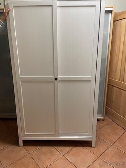 Prodám skříň s posuvnými dveřmi IKEA