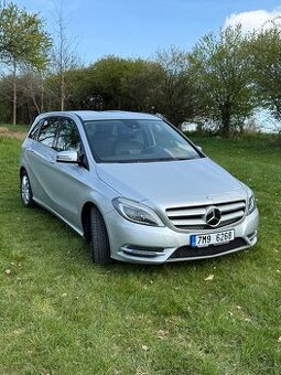 Mercedes Benz B 180