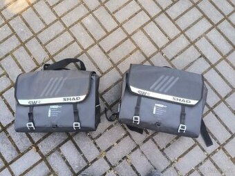 Voděodolné boční brašny na motoru SHAD SW42 - 2x 25l