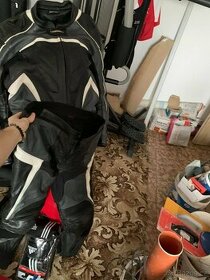 Kombinéza moto