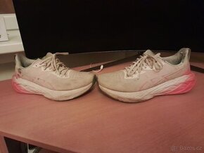 PC:+3419+KČ ASICS NOVABLAST 4 44 EU 28 CM V ZÁRUCE