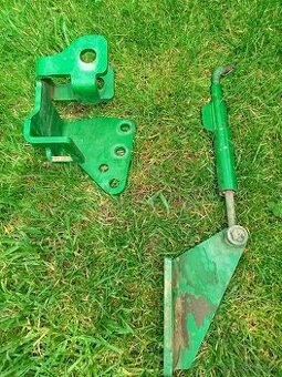 John Deere omezovací táhlo