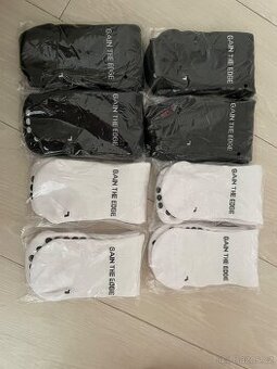 Výborné protiskluzové ponožky - grip socks - 1