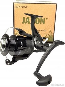 Nový kaprový naviják - Jaxon carp frm 500