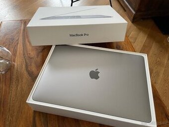 MacBook PRO 13 (2018) / Space Gray / 256GB / Touch Bar