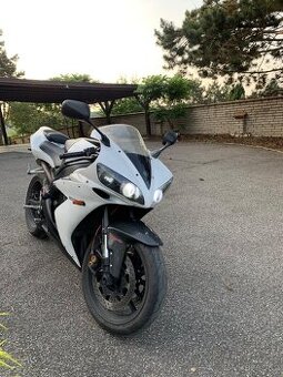 Yamaha YZF 1000 R1
