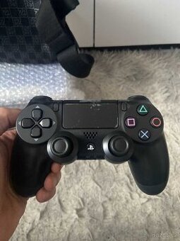 Nový, nepoužívaný ovladač PS4