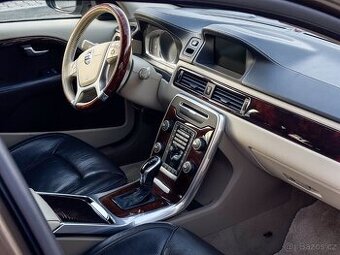 VOLVO XC70 D5 AWD SUMMUM