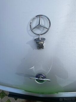 Mercedes w211 značka hvězda
