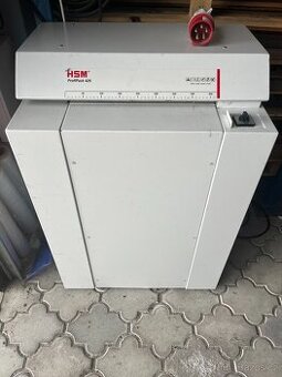 Skartovací stroj na výrobu výplňových materiálů