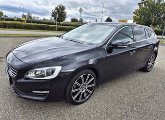 VOLVO V60 2.0D4 BUSINESS XENON VÝHŘEV NAVI LED ALU 18
