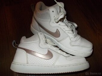 KOTNÍKOVE BOTASKY NIKE V.36.5/37 TOP