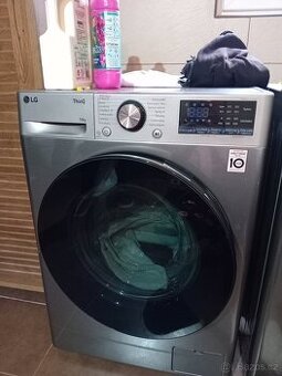 LG parní pračka 10 kg