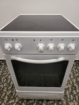 sklokeramický sporák, 3 plotny, multifunkční trouba