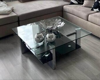 Skleněný konferenční stůl 90x90cm