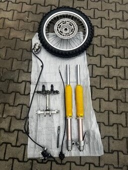 Suzuki DR 650 se 1996 díly