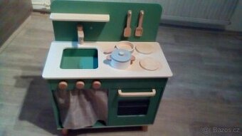 Dětská dřevěná kuchyňka