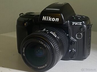 Nikon F90X + AF Nikkor 28–70mm f/3,5–4,5 – plně funkční set