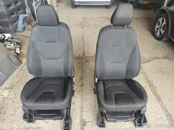 Ford Smax sedačky přední a třetí řada