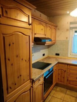 Venkovská borovicová kuchyně se spotřebiči,5964