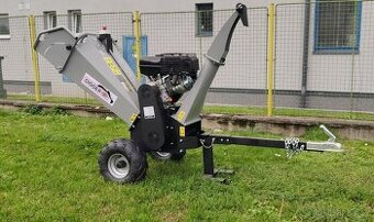 Štěpkovač,drtič dřeva ,štěpka