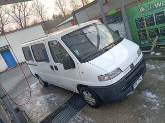 Peugeot Boxer 2.5 D 63 kW 9 míst kombi osobní