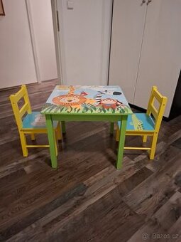 Stoleček a zidličky - 1