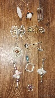 Vánoční ozdoby korálkové atd.