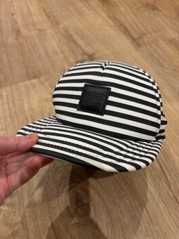 Černobílá snapback kšiltovka Vans