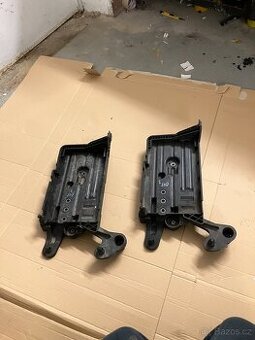 držák akumulátoru kryt baterky autobaterie skoda