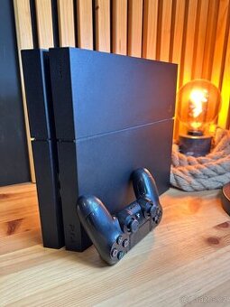 Sony PS4, 1 TB + 1x ovladač