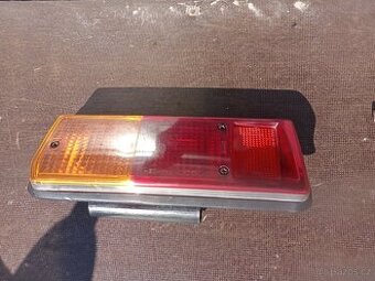 Koupím zadní světla na Dacia 1300