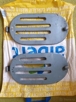 Obe dvirka CZ skutr 175/501 Prase