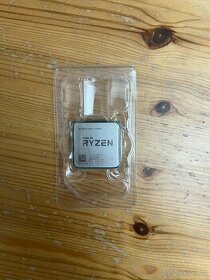 AMD RYZEN 7 2700X 8jader 16vláken Socket AM4 Funkční