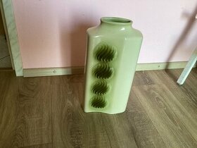 porcelanova vaza
