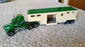 Farmářský tahač s návěsem na koně Matchbox 1:90