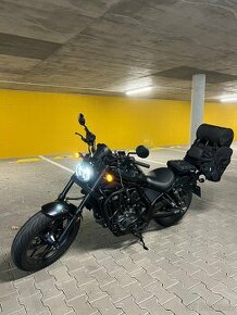 Honda Rebel 1100DCT + vybavení v hodnotě 25 tis.