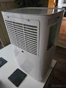 Odvlhčovač vzduchu 10 l/den 4,5roku zaruka.