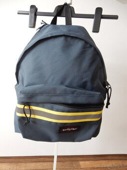 Batoh Eastpak tmavě zelený - 1