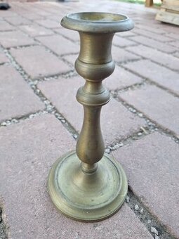 Mosazný svicen