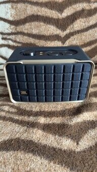 JBL Authentics 200