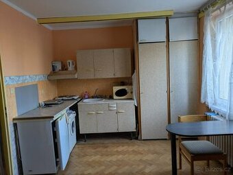 Pronájem bytu 1+kk, 24 m² Hálkova, Opava
