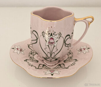 Růžový porcelán