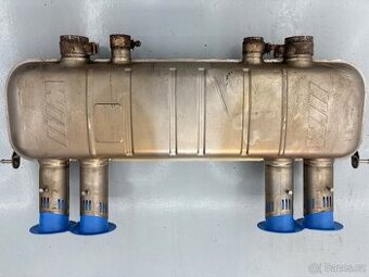 Titanový muffler M3CS G80, poškrabaný zespod