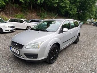 Ford Focus Combi 1.6i 74kW klimatizace tažné ABS 2007