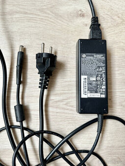 Nabíjecí adaptér HP 677777-001