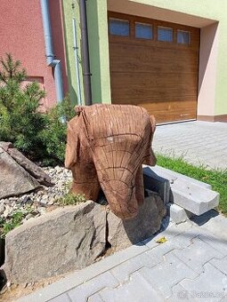 Slon ze dřeva