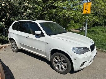 BMW X5 nová cena 40d M parket