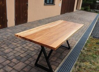 Masivní jilmový jídelní stůl – 200 × 78 cm, originální kresb