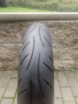 Nová pneumatika Metzeler 110/70 R17